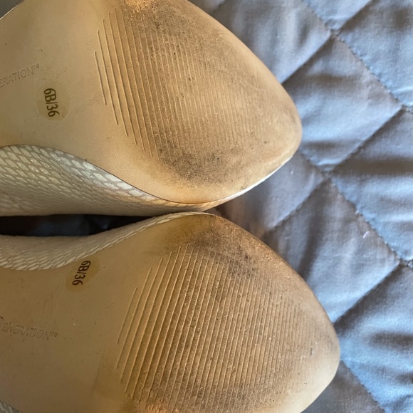 BCBG Creamy White and Gold Parade Platform Pumps!! 👠 - Picture 11 of 15